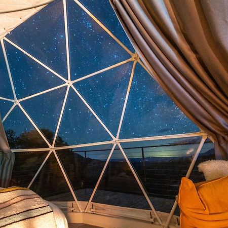 فيلا Zia Geo Dome At El Mistico Ranch, Glamping Nogal المظهر الخارجي الصورة